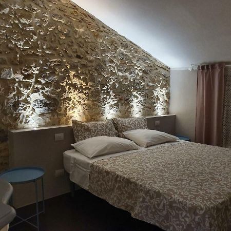 Lo Scarabeo Panzió Casale di Pari Kültér fotó